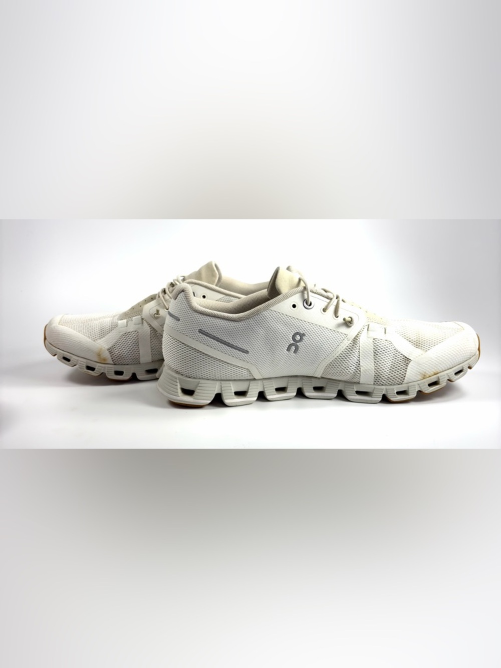 On Running Cloud Sneakers Womens 9 White CloudTec Running Shoes Athletic